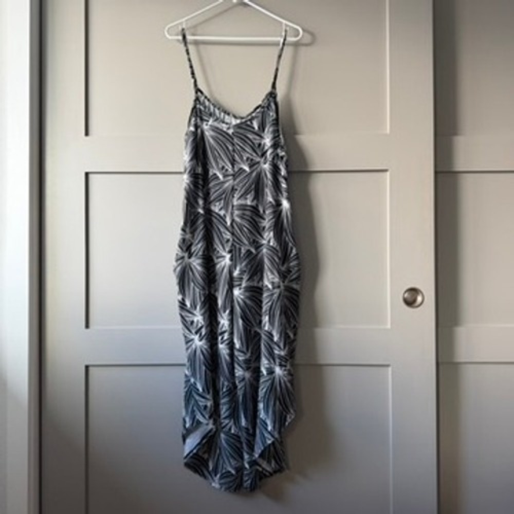 Luz Printed‎ Jumpsuit Womens 1X Black White Tropical Palm Leaf Wide Leg NWT